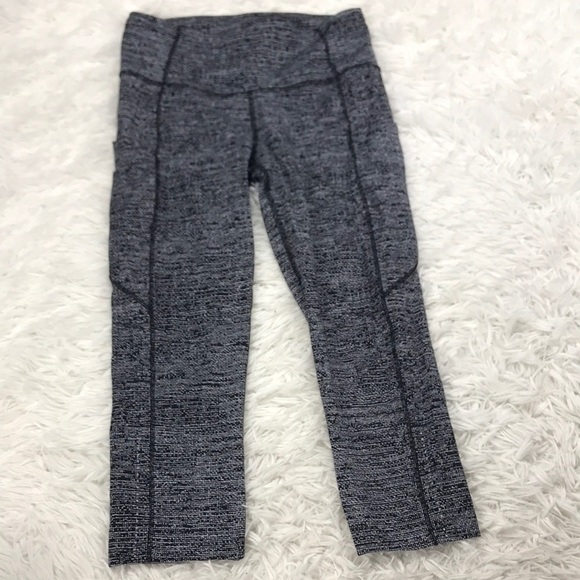Lululemon Fast & Free Crop II *Nulux 19"
Twillines Ice Grey Black - Picture 2 of 7